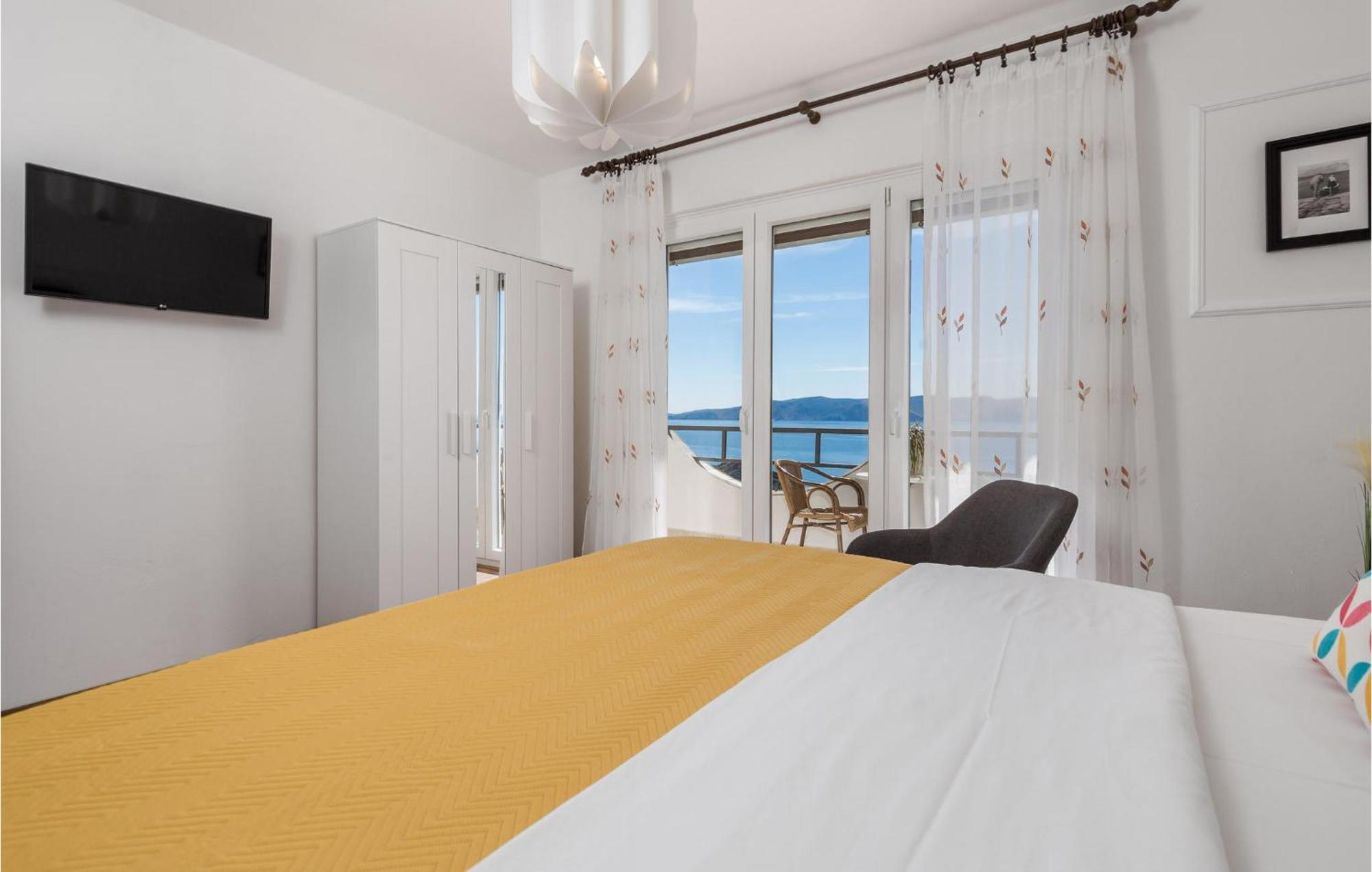 4 Bedroom Awesome Apartment In Sveti Juraj Exterior photo