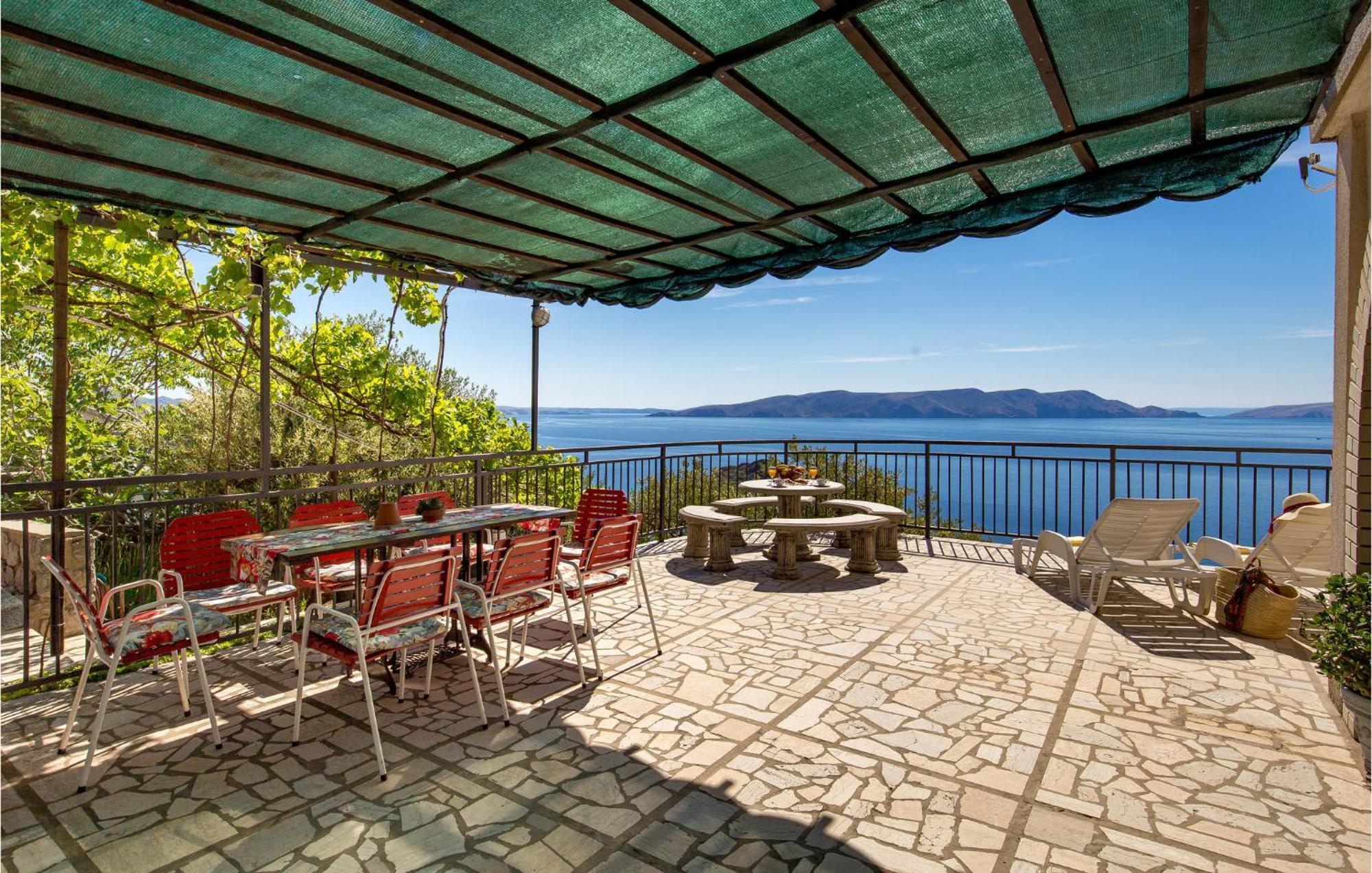 4 Bedroom Awesome Apartment In Sveti Juraj Exterior photo